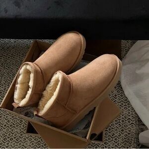 UGG Classic Ultra Mini Boots chestnut
